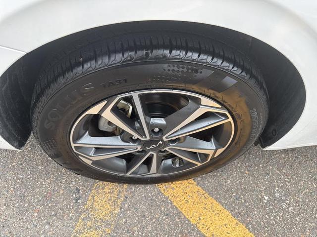 Photo of 2024 Snow White Pearl Kia Forte