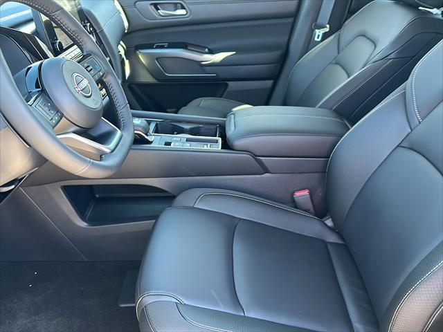 Photo of 2025 Gun Metallic Nissan Pathfinder