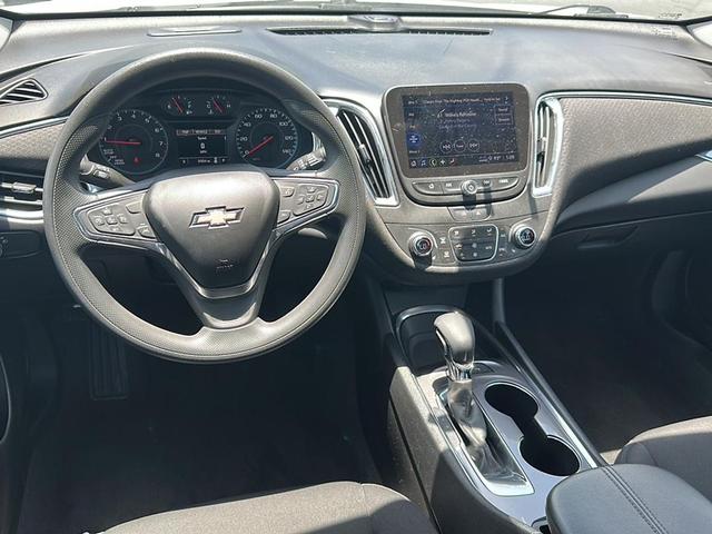Photo of 2021 Summit White Chevrolet Malibu