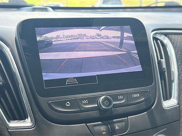 Photo of 2021 Summit White Chevrolet Malibu