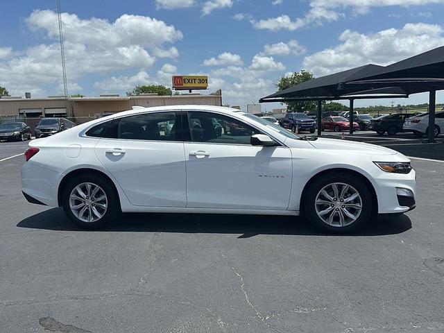 Photo of 2021 Summit White Chevrolet Malibu