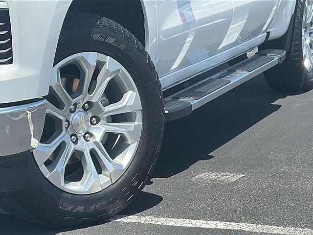 Photo of 2023 Summit White Chevrolet Silverado 1500