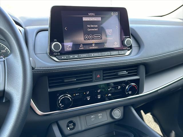 Photo of 2025 Glacier White Nissan Rogue