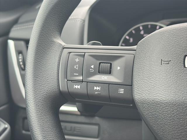 Photo of 2025 Super Black Nissan Rogue