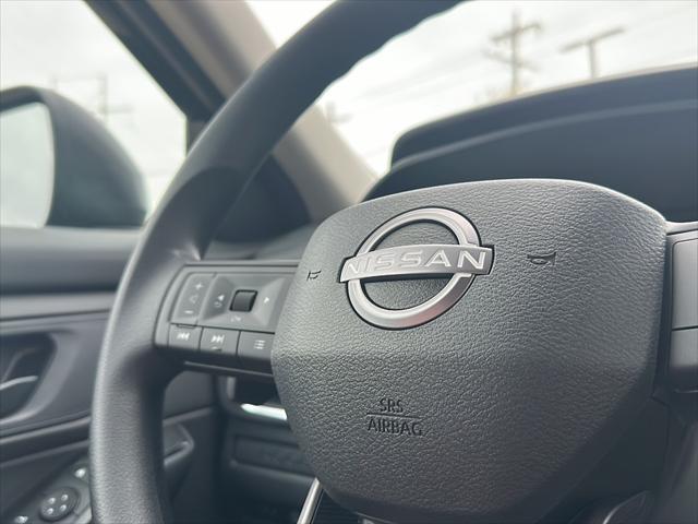 Photo of 2025 Super Black Nissan Rogue
