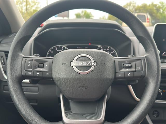 Photo of 2025 Super Black Nissan Rogue