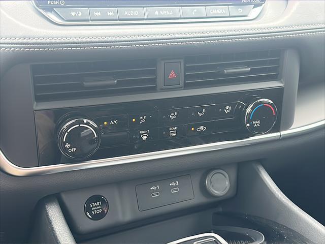 Photo of 2025 Super Black Nissan Rogue
