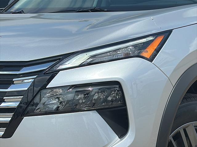 Photo of 2025 Brilliant Silver Metallic Nissan Rogue