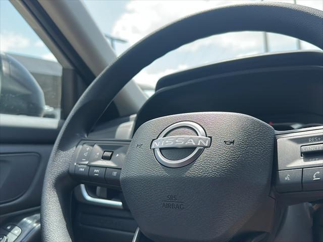 Photo of 2025 Brilliant Silver Metallic Nissan Rogue