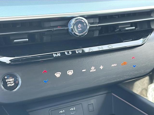 Photo of 2025 Super Black Nissan Murano