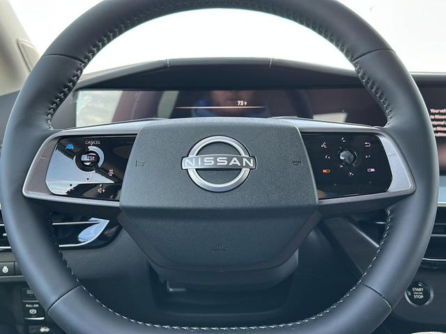 Photo of 2025 Super Black Nissan Murano