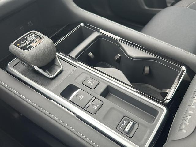 Photo of 2025 Gun Metallic Nissan Pathfinder