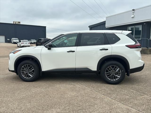 Photo of 2025 Glacier White Nissan Rogue