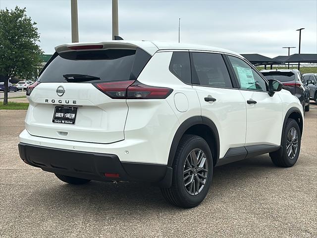 Photo of 2025 Glacier White Nissan Rogue