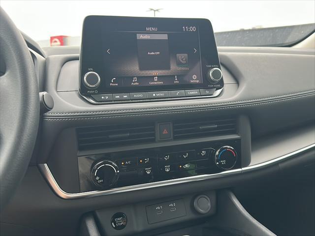 Photo of 2025 Glacier White Nissan Rogue