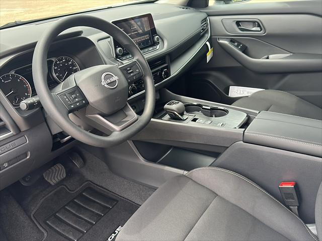 Photo of 2025 Everest White Pearl Nissan Rogue