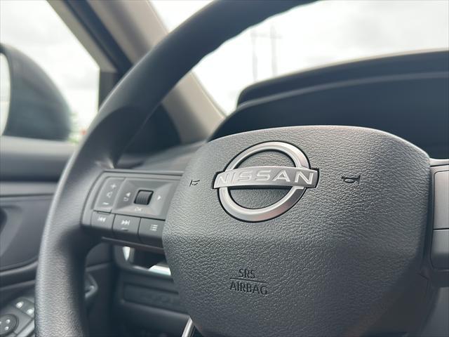 Photo of 2025 Everest White Pearl Nissan Rogue