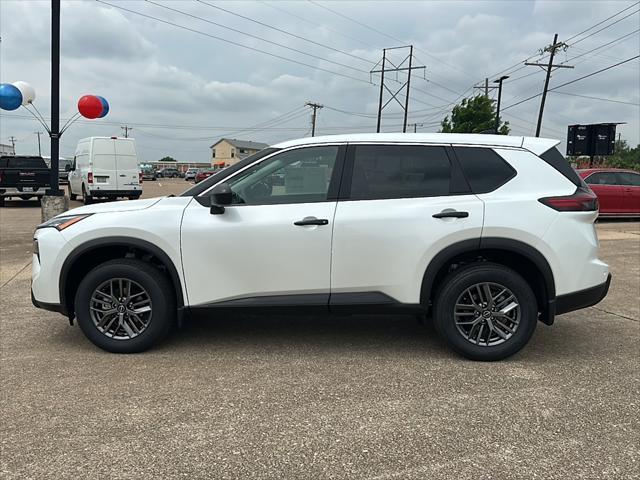 Photo of 2025 Everest White Pearl Nissan Rogue
