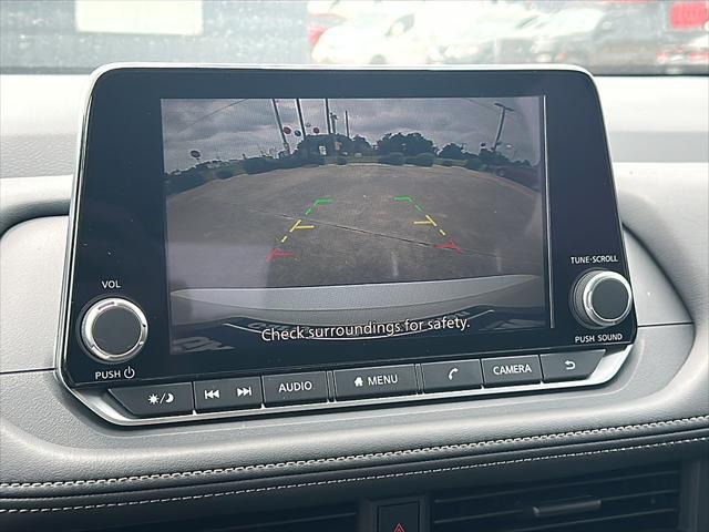 Photo of 2025 Everest White Pearl Nissan Rogue