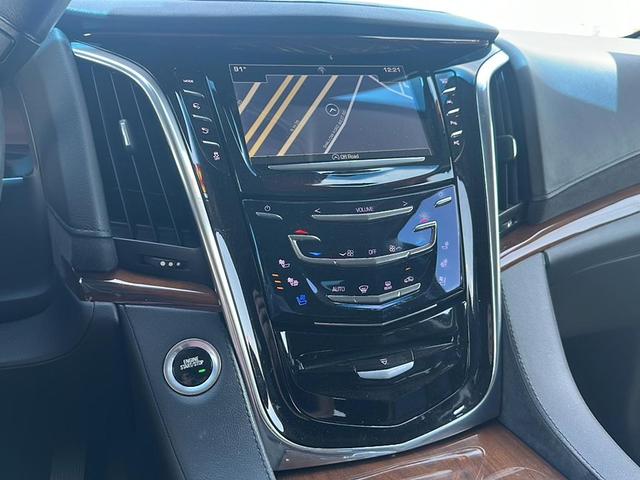Photo of 2017 Radiant Silver Metallic Cadillac Escalade