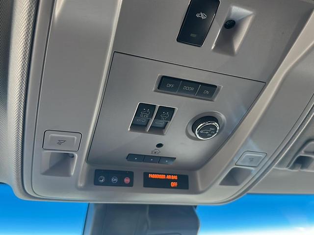 Photo of 2017 Radiant Silver Metallic Cadillac Escalade