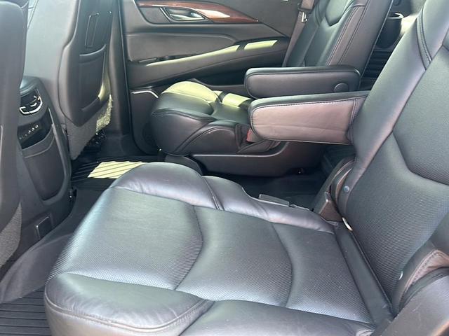 Photo of 2017 Radiant Silver Metallic Cadillac Escalade