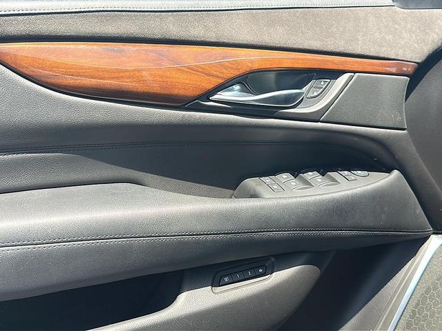 Photo of 2017 Radiant Silver Metallic Cadillac Escalade