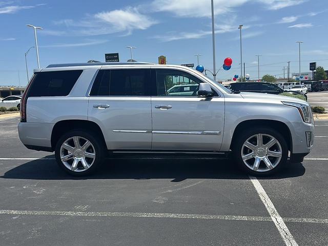 Photo of 2017 Radiant Silver Metallic Cadillac Escalade