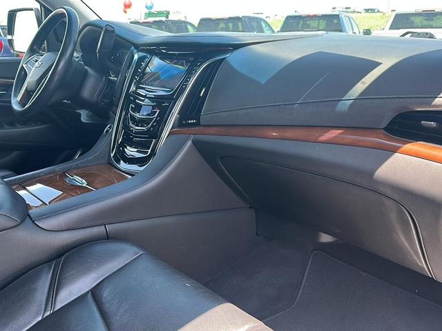 Photo of 2017 Radiant Silver Metallic Cadillac Escalade
