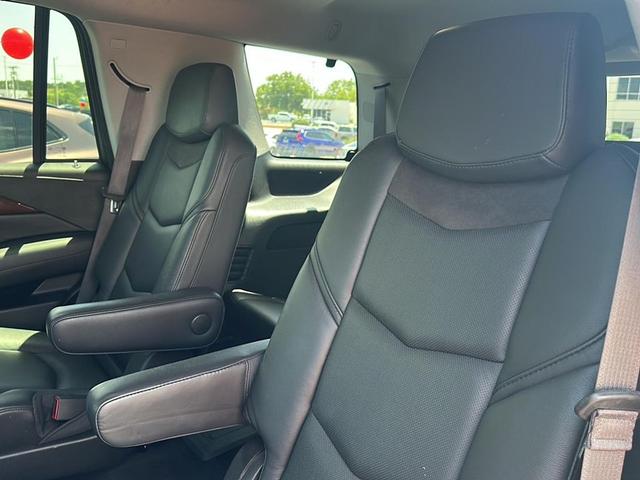 Photo of 2017 Radiant Silver Metallic Cadillac Escalade