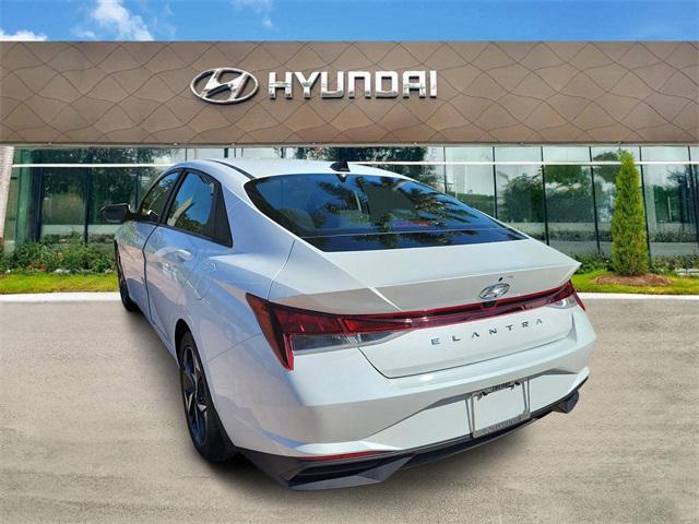 Photo of 2023 Quartz White Hyundai ELANTRA