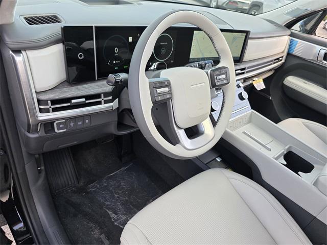 Photo of 2025 Phantom Black Hyundai SANTA FE HEV