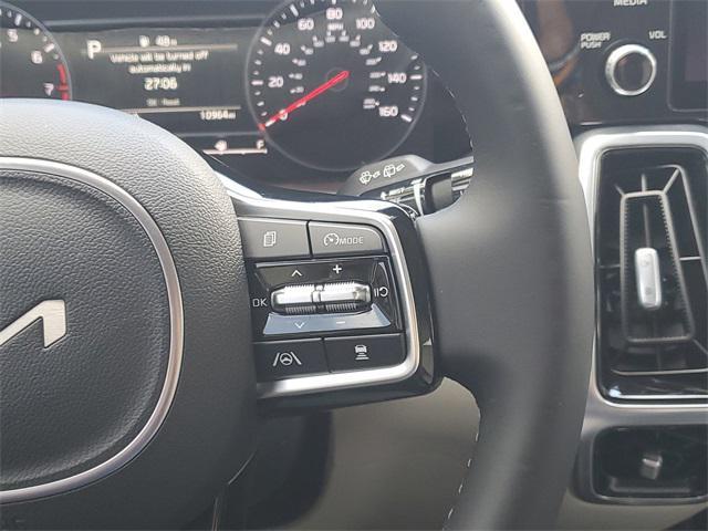 Photo of 2022 Glacial White Pearl Kia Sorento