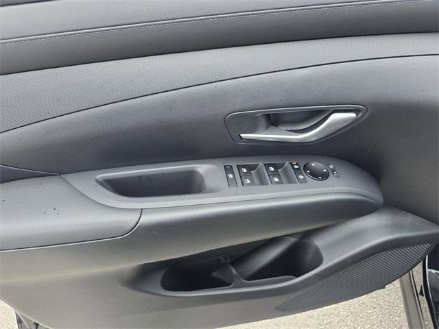 Photo of 2025 Phantom Black Hyundai SANTA CRUZ