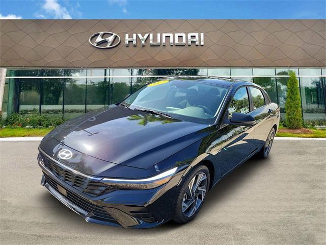 Photo of 2025 Abyss Black Hyundai ELANTRA