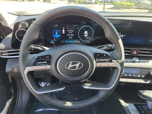 Photo of 2025 Abyss Black Hyundai ELANTRA