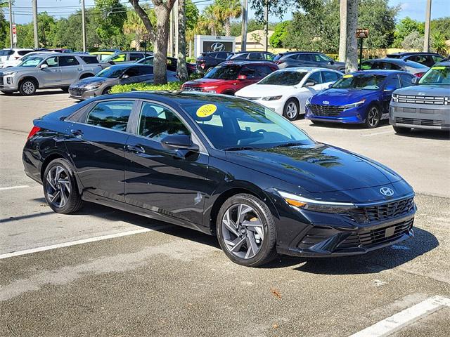Photo of 2025 Abyss Black Hyundai ELANTRA