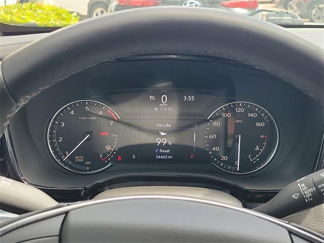 Photo of 2020 Crystal White Tricoat Cadillac XT5