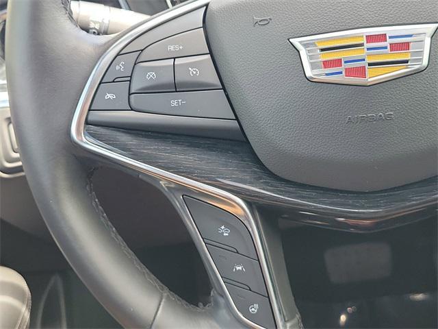 Photo of 2020 Crystal White Tricoat Cadillac XT5