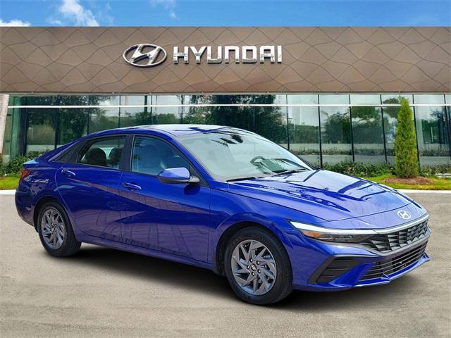 2025 Hyundai Elantra Hev