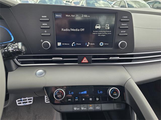 Photo of 2025 Amazon Gray Hyundai ELANTRA