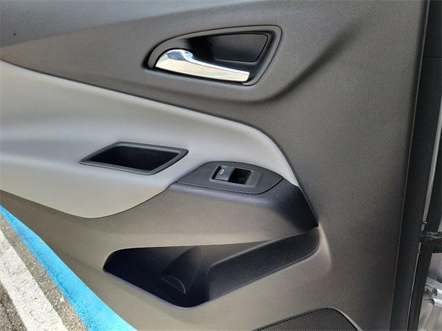 Photo of 2020 Silver Ice Metallic Chevrolet Equinox