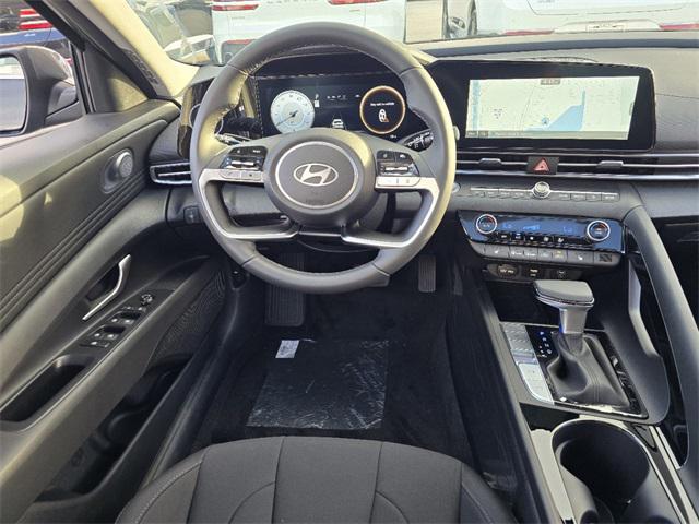 Photo of 2025 Amazon Gray Hyundai ELANTRA