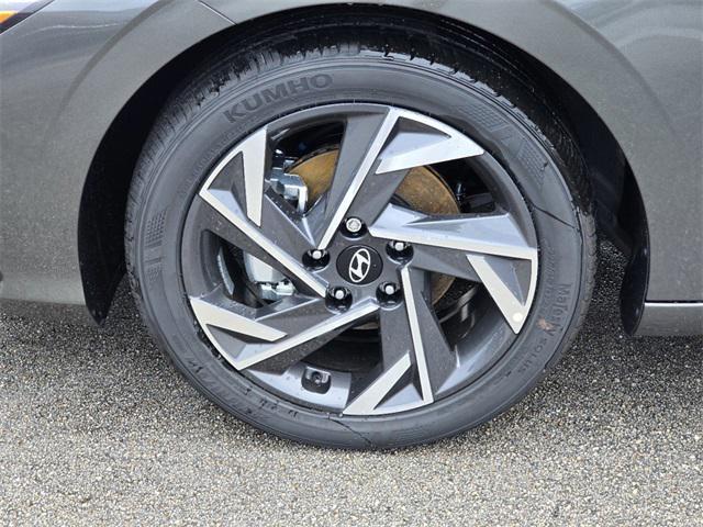 Photo of 2025 Amazon Gray Hyundai ELANTRA