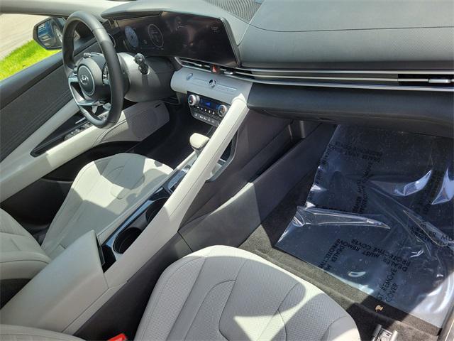 Photo of 2022 Electric Shadow Hyundai ELANTRA