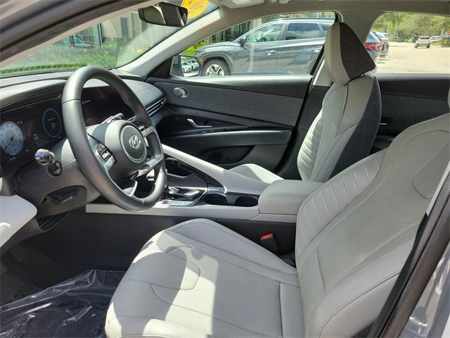Photo of 2022 Electric Shadow Hyundai ELANTRA