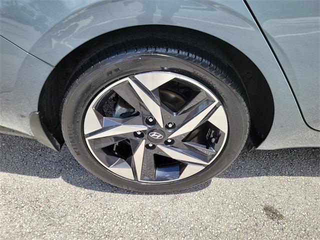 Photo of 2022 Electric Shadow Hyundai ELANTRA