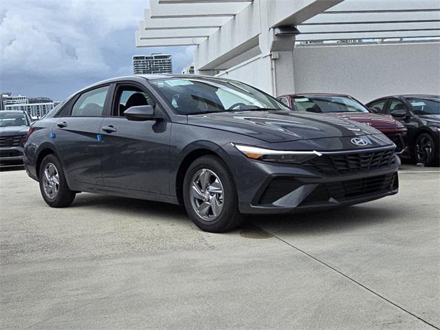 Photo of 2025 Amazon Gray Hyundai ELANTRA