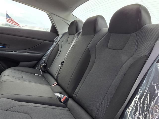 Photo of 2025 Amazon Gray Hyundai ELANTRA