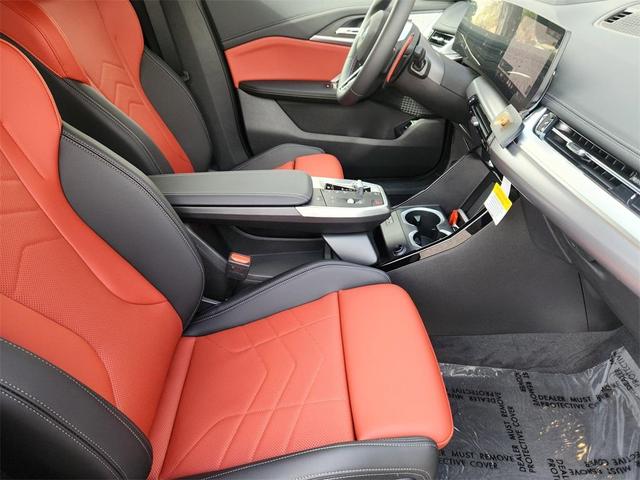 Photo of 2025 Black Sapphire Metallic BMW X1